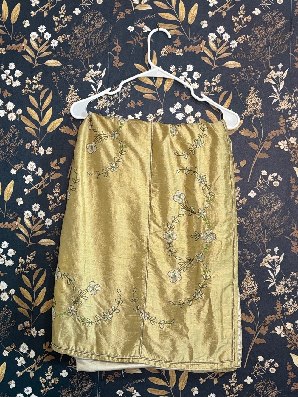Passion For India Embroidered Gold Cream Floral Tablecloth Silk